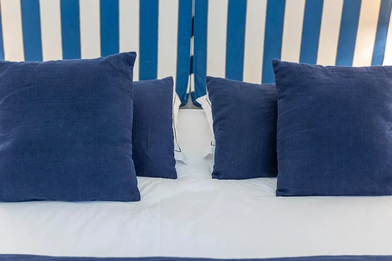 Mas De Capelou Bed & Breakfast Avignon 0*,  France