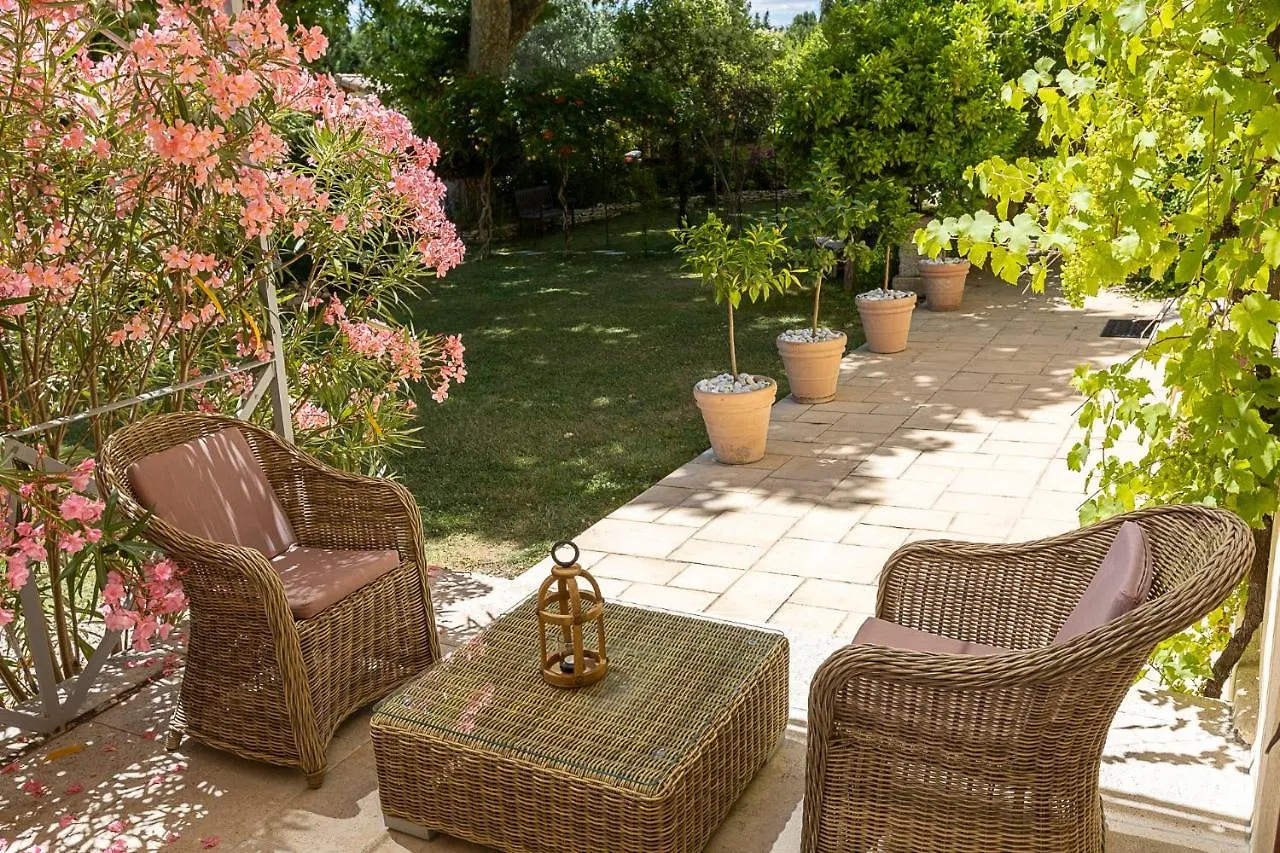 Mas De Capelou Bed & Breakfast Avignon