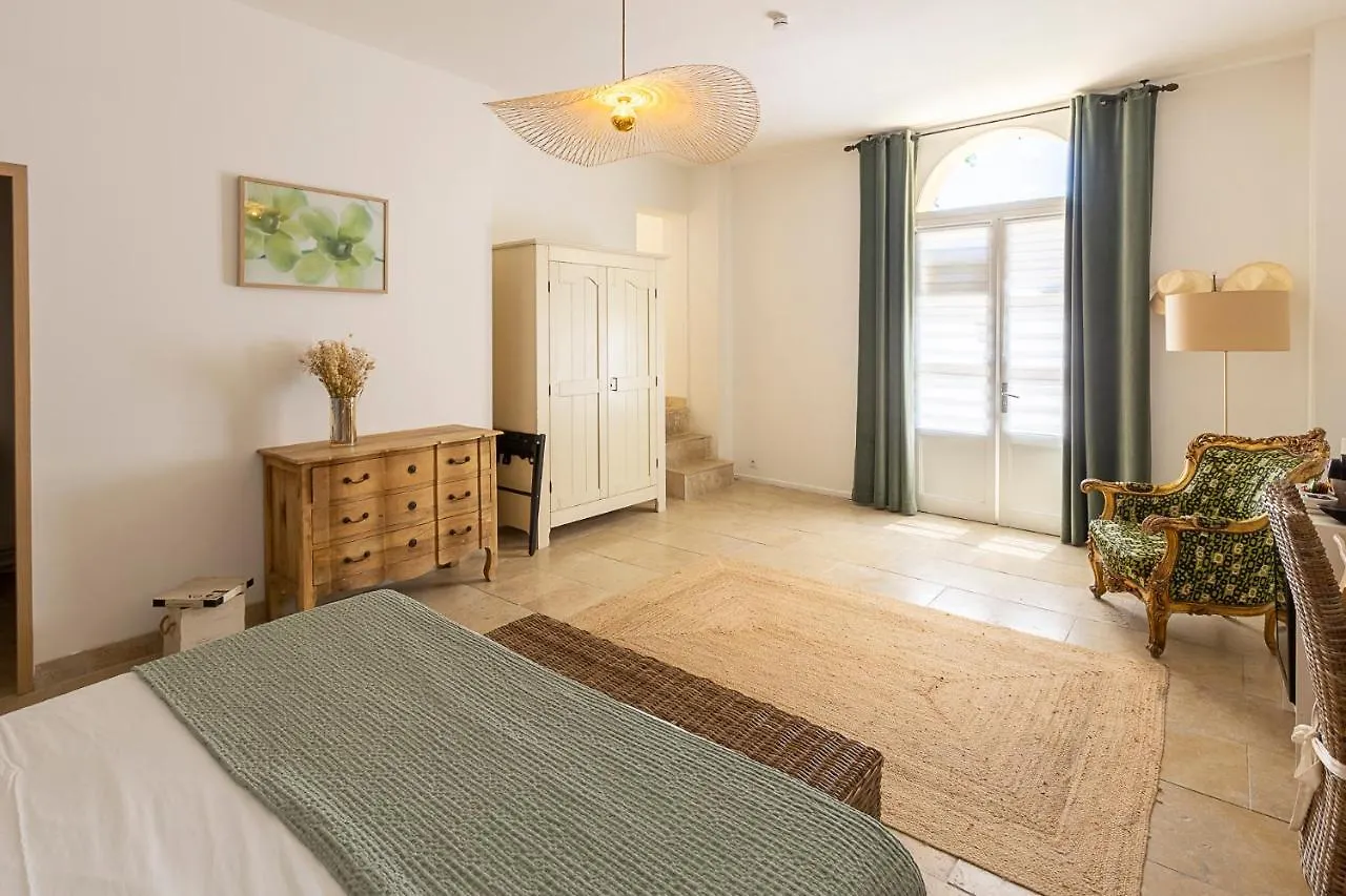 Mas De Capelou Bed & Breakfast Avignon