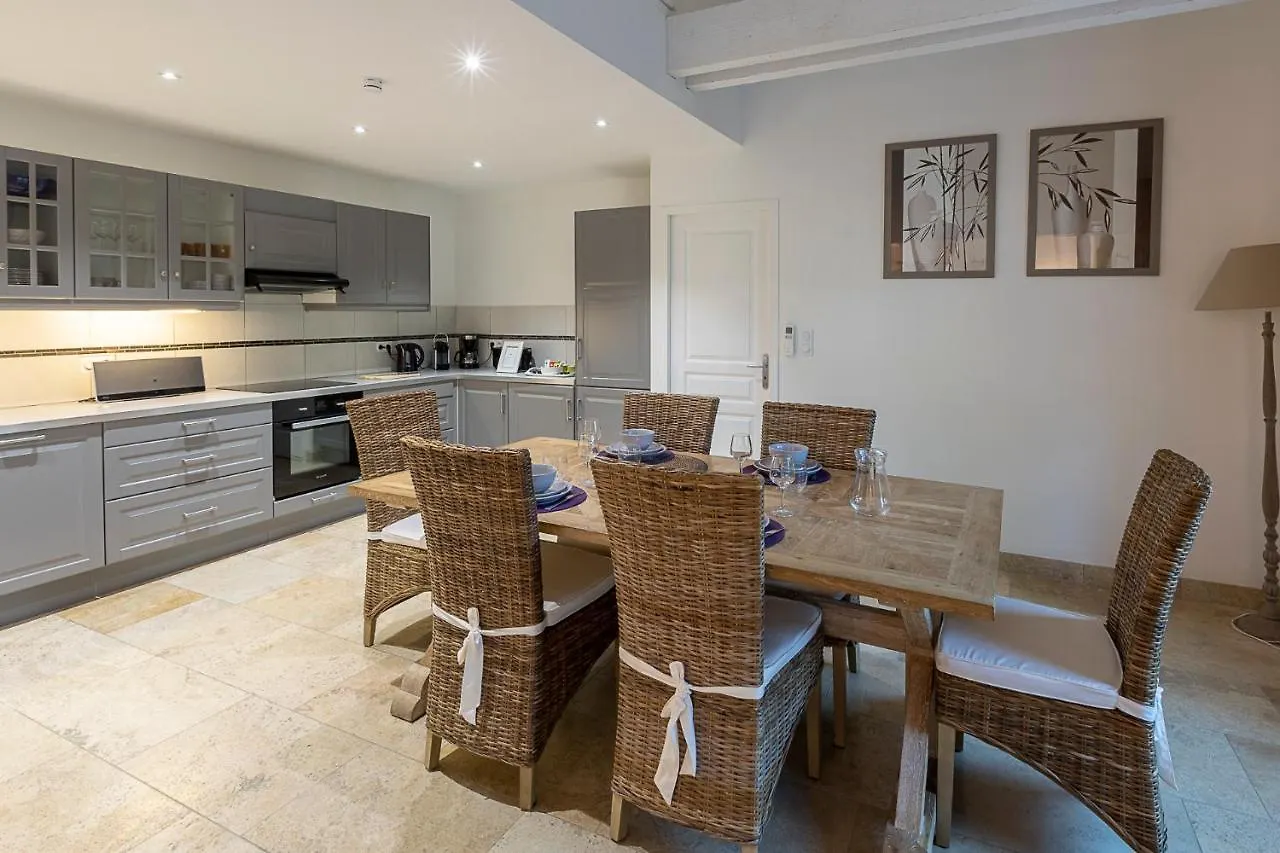 Mas De Capelou Bed & Breakfast Avignon 0*,